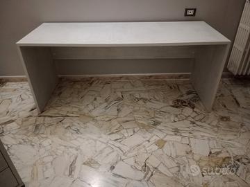 scrivania e cassettiera 