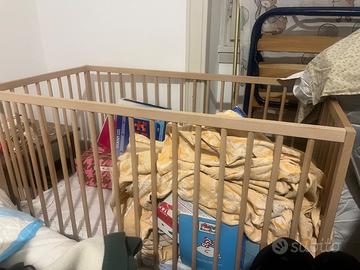 Lettino Ikea mai usato + materasso nuovo e copri m