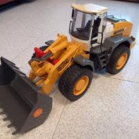 Bruder Ruspa con Pala Liebherr 574