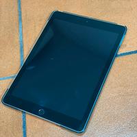 Ipad 6th gen 32gb  - rotto per ricambi