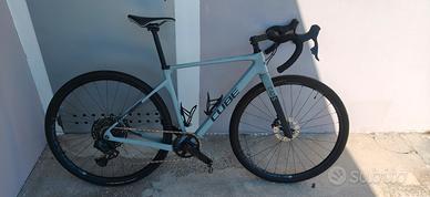 Gravel CUBE Nuroad C62 SL full carbon