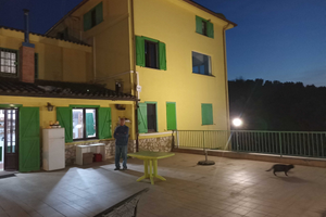 Grande casa adatta a più famiglie oppure attività