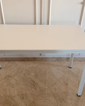 Scrivania nuova usata un mese cm 120