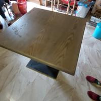 Tavolo quadrato in legno