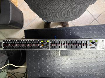 EQUALIZZATORE GRAFICO A 15 BANDE STEREO fbq1502
