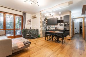 TRILOCALE DOPPI SERVIZI CON GIARDINO, TAVERNA, BOX