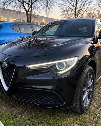 Alfa romeo stelvio 2.2 turbo diesel 210CV.