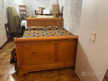 Letto matrimoniale in legno di cirmolo