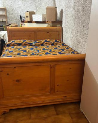 Letto matrimoniale in legno di cirmolo