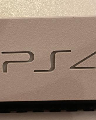 PlayStation 4.  Bianca Rara