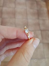 Anello oro placcato. Taglia 8