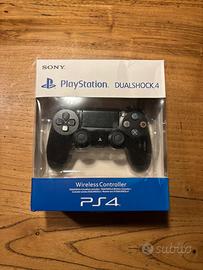 Controller Sony PS4 DualShock 4 nero con scatola