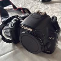 Canon Eos 500D con due obiettivi