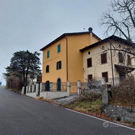 Porzione casa di campagna Capugnano