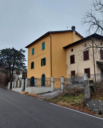 Porzione casa di campagna Capugnano