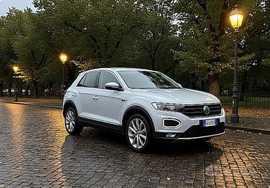VW T-ROC "Advacenced" 1.5 TSI con cambio DSG