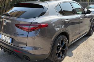 Alfa Romeo Stelvio tetto pan.cerchi da 20 euro6t.