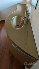 mobile bagno color giallo oro