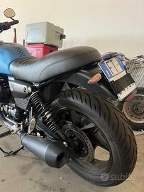 Porta targa per moto Guzzi V7 dal 2024 al 2026