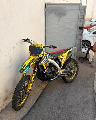 suzuki 250 AF