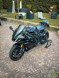 YAMAHA YZF R6 2018 - 5600 km