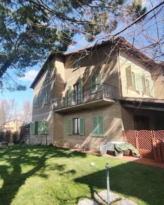 Villa di 431 m² con più di 5 locali e box auto dop