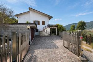 CASA INDIPENDENTE A STRONCONE