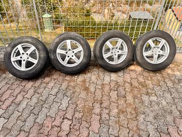 Gomme +cerchi 215/70/16