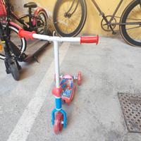 monopattino bambini spiderman 