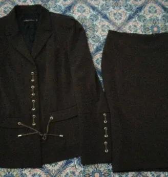 Completo giacca e gonna marrone
