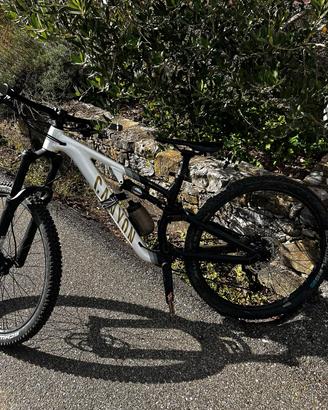 Canyon Neuron Young Hero 27.5 (taglia XS). 