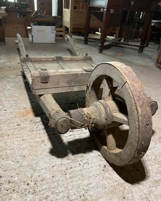 Carretto agricolo tirolese d’epoca a due ruote