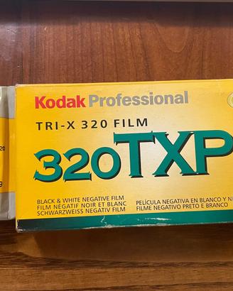 Rullini Tri-x 320 B/N 120 mm