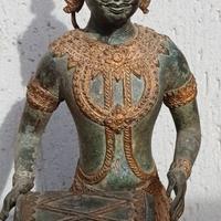 Statua antica di musicista Thai Teppanom in bronzo