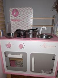 cucina giocattolo in legno per bambini 