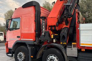 VOLVO 4 ASSI GRU PALFINGER PK44002 DA 30 METRI