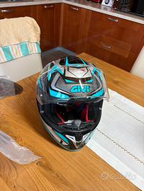 Casco integrale givi