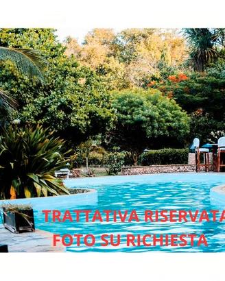 Villa mq 220 unico livello con piscina