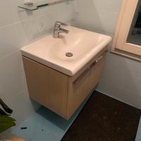 Tris mobili per bagno