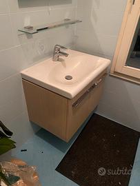 Tris mobili per bagno