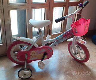 Bicicletta di Barbie con Rotelle 