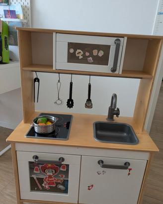 cucina Ikea bambini con accessori 
