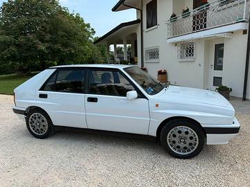 Lancia Delta HF Integrale 8V