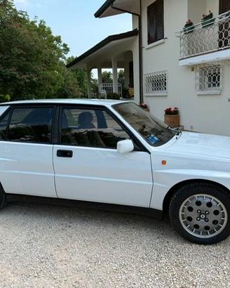 Lancia Delta HF Integrale 8V