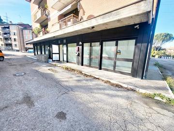 Locale Commerciale di mq 120 -PRC/106-