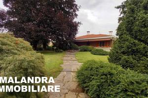 Villa di 397 m² con 5 locali e box auto doppio a B
