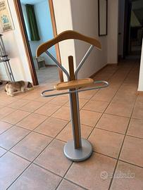 Servomuto in legno e metallo