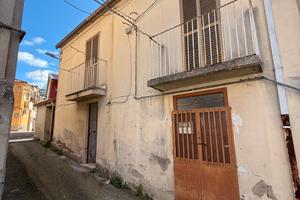 Casa indipendente su due livelli a Polistena