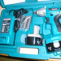 Avvitatore ad impulsi a batteria 14,4v makita 6934