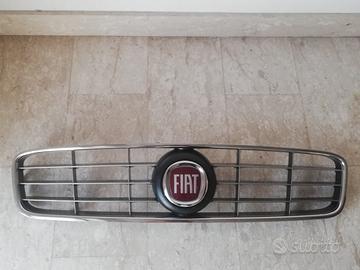 Mascherina-griglia Fiat Croma. 
